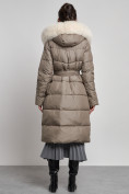 Оптом Пальто утепленное с капюшоном и мехом зимнее женское коричневого цвета 133203K в Новосибирске, фото 5