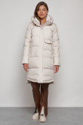 Оптом Пальто утепленное с капюшоном зимнее женское бежевого цвета 133208B в Самаре