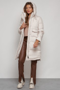 Оптом Пальто утепленное с капюшоном зимнее женское бежевого цвета 133208B в Уфе, фото 14