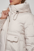 Оптом Пальто утепленное с капюшоном зимнее женское бежевого цвета 133208B, фото 9