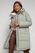 Оптом Пальто утепленное с капюшоном зимнее женское светло-зеленого цвета 133208ZS в Омске, фото 20