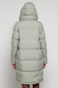 Оптом Пальто утепленное с капюшоном зимнее женское светло-зеленого цвета 133208ZS в Волгоградке, фото 23