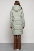 Оптом Пальто утепленное с капюшоном зимнее женское светло-зеленого цвета 133208ZS в Перми, фото 4