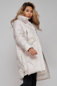 Оптом Пальто утепленное с капюшоном зимнее женское бежевого цвета 13332B в Омске, фото 16