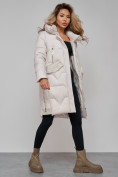 Оптом Пальто утепленное с капюшоном зимнее женское бежевого цвета 13332B в Перми, фото 17