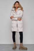 Оптом Пальто утепленное с капюшоном зимнее женское бежевого цвета 13332B в Сочи, фото 18