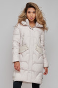 Оптом Пальто утепленное с капюшоном зимнее женское бежевого цвета 13332B в  Красноярске, фото 4