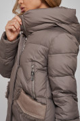 Оптом Пальто утепленное с капюшоном зимнее женское коричневого цвета 13332K, фото 18