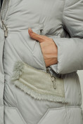 Оптом Пальто утепленное с капюшоном зимнее женское серого цвета 13332Sr в Перми, фото 11