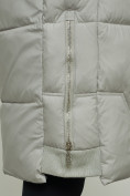 Оптом Пальто утепленное с капюшоном зимнее женское серого цвета 13332Sr в Волгоградке, фото 12