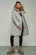 Оптом Пальто утепленное с капюшоном зимнее женское серого цвета 13332Sr в Уфе, фото 16