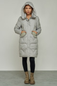 Оптом Пальто утепленное с капюшоном зимнее женское серого цвета 13332Sr в  Красноярске, фото 6