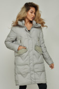 Оптом Пальто утепленное с капюшоном зимнее женское серого цвета 13332Sr в Сочи, фото 9