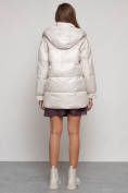 Оптом Куртка зимняя женская модная с капюшоном бежевого цвета 13338B в Казани, фото 4