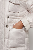 Оптом Куртка зимняя женская модная с капюшоном бежевого цвета 13338B в Казани, фото 9
