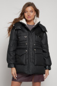 Оптом Куртка зимняя женская модная с капюшоном черного цвета 13338Ch в Казани, фото 9