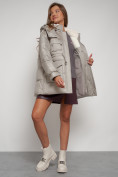 Оптом Куртка зимняя женская модная с капюшоном светло-коричневого цвета 13338SK в Казани, фото 21
