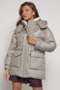 Оптом Куртка зимняя женская модная с капюшоном светло-коричневого цвета 13338SK в Казани, фото 22
