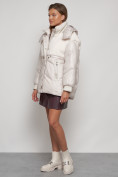 Оптом Куртка зимняя женская модная из овчины бежевого цвета 13350B в Екатеринбурге, фото 2