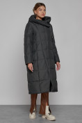 Оптом Пальто утепленное с капюшоном зимнее женское темно-серого цвета 13363TC, фото 13