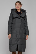Оптом Пальто утепленное с капюшоном зимнее женское темно-серого цвета 13363TC, фото 4