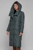 Оптом Пальто утепленное с капюшоном зимнее женское темно-зеленого цвета 13363TZ, фото 7