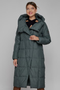 Оптом Пальто утепленное с капюшоном зимнее женское темно-зеленого цвета 13363TZ, фото 9
