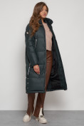 Оптом Пальто утепленное с капюшоном зимнее женское темно-зеленого цвета 13816TZ, фото 16