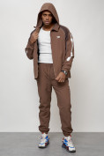Оптом Спортивный костюм мужской модный коричневого цвета 15006K в Омске, фото 13