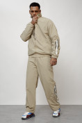 Оптом Спортивный костюм мужской модный бежевого цвета 15007B в Екатеринбурге, фото 11