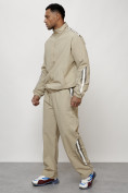 Оптом Спортивный костюм мужской модный бежевого цвета 15007B в Волгоградке, фото 2