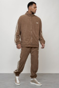 Оптом Спортивный костюм мужской модный из микровельвета бежевого цвета 15015B в Сочи, фото 3