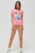 Оптом Женские футболки с принтом розового цвета 1614R в Казани, фото 2