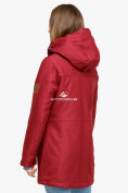 Оптом Куртка парка зимняя женская бордового цвета 18113B в  Красноярске, фото 4