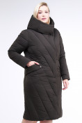 Оптом Куртка зимняя женская классическая одеяло коричневого цвета 191949_09K в Омске, фото 4