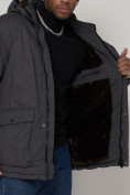 Оптом Куртка зимняя мужская классическая стеганная серого цвета 2107Sr в Екатеринбурге, фото 12