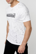 Оптом Мужская футболка с надпесью белого цвета 221038Bl в Екатеринбурге, фото 3