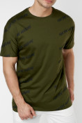 Оптом Мужская футболка с надписью хаки цвета 221085Kh в Екатеринбурге, фото 2