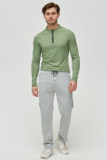 Оптом Трикотажные брюки мужские серого цвета 2226Sr в Казани