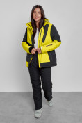 Оптом Горнолыжная куртка женская зимняя желтого цвета 2306J в Екатеринбурге, фото 9