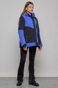 Оптом Горнолыжная куртка женская зимняя большого размера синего цвета 23661S в Екатеринбурге, фото 11
