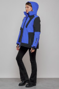 Оптом Горнолыжная куртка женская зимняя большого размера синего цвета 23661S в Казани, фото 14
