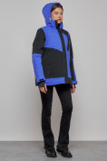 Оптом Горнолыжная куртка женская зимняя большого размера синего цвета 23661S в Казани, фото 15