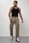 Оптом Джинсы карго мужские с накладными карманами бежевого цвета 2402B в Сочи