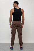 Оптом Джинсы карго мужские с накладными карманами коричневого цвета 2402K, фото 4