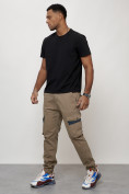 Оптом Джинсы карго мужские с накладными карманами бежевого цвета 2403-1B, фото 7