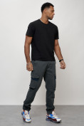 Оптом Джинсы карго мужские с накладными карманами темно-серого цвета 2403-1TC в Алма-Ате, фото 10