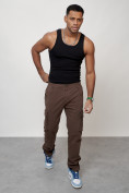 Оптом Джинсы карго мужские с накладными карманами коричневого цвета 2404K, фото 4