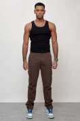 Оптом Джинсы карго мужские с накладными карманами коричневого цвета 2404K в Уфе, фото 6