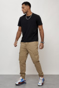 Оптом Джинсы карго мужские с накладными карманами бежевого цвета 2413B в Тюмени, фото 10